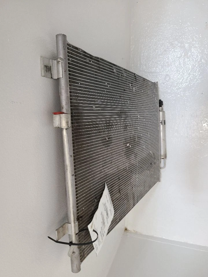 Condensador de aire acondicionado Nissan Quest 2011-2017 3,5 L 921101AA0A 11-17 Foto 2 de 4