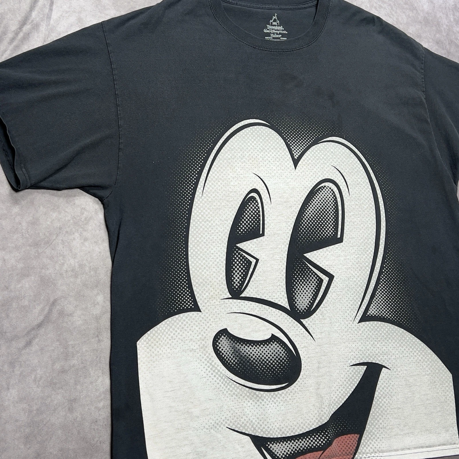 Disney Hanes T-Shirt Mens 2XL Black Big Face Mickey Mouse Halftone Graphic