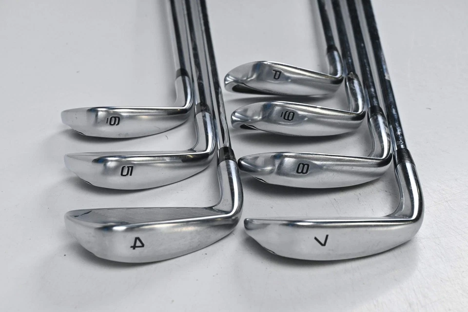 Mizuno JPX 800 Irons / 4-PW / Regular Flex Dynalite Gold XP R300 Steel Shafts - Image 4 of 4
