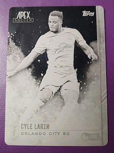 Cyle Larin #101 card from 2015 Topps Apex MLS