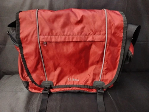 L.L.BEAN LL Bean Messenger Laptop Commuter Shoulder Bag Red Padded Organizer Pocket EUC