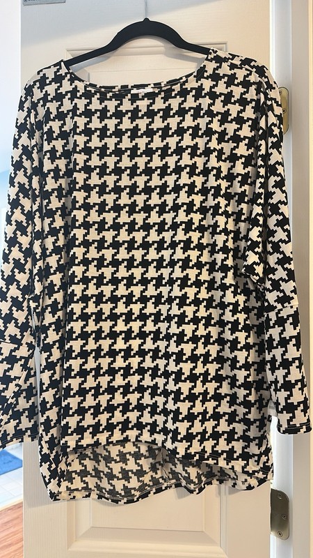 LuLaRoe Linda Batwing Dolman Top Black White Checkered XL