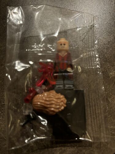 LEGO Scarlet Witch Minifigure Marvel Collectible Series Rare