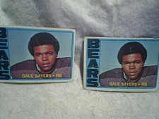 2 1972 GALE SAYERS TOPPS FOOTBALL CARDS #110,Chicago Bears,HOF,kansas jayhawks