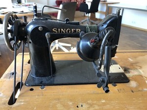 Singer Nähmaschine mit Elektromotor