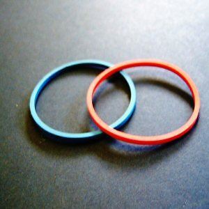 Ideal Standard A963167NU Dallas Indice Rings ~ Blue and Red ~ Pair