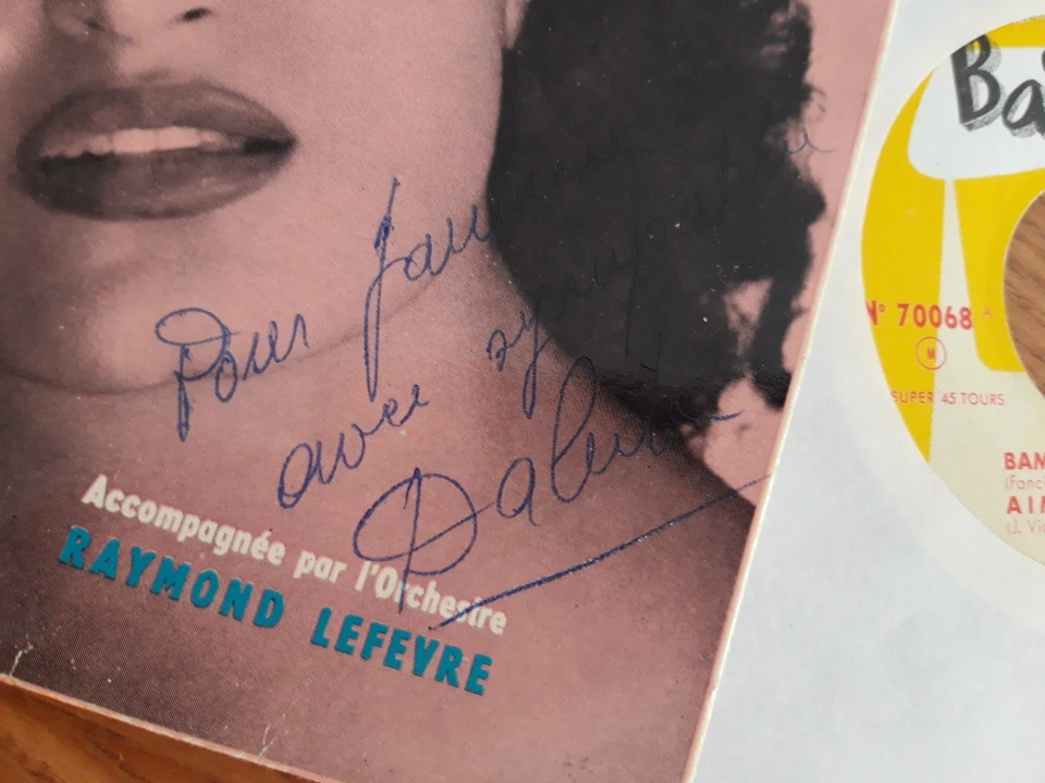 DOUBLE DEDICACE OLYMPIA  Par DALIDA Bambino  FRENCH  EP BARCLAY 70068 - Image 2 of 4