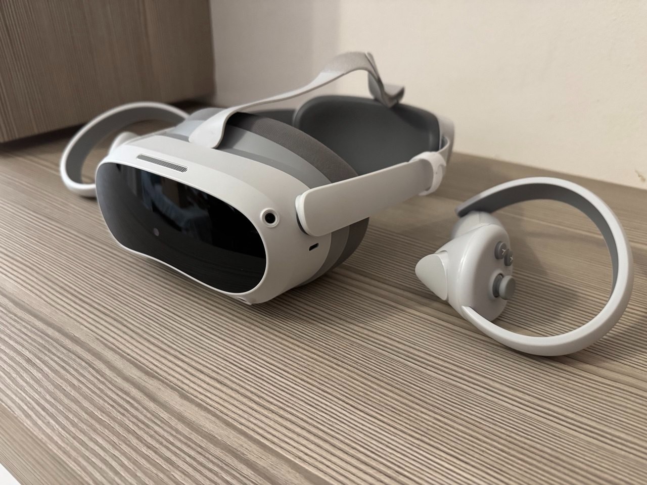 Visore VR Pico 4 128GB - Condizioni Perfette + Custodia e Accessori Extra