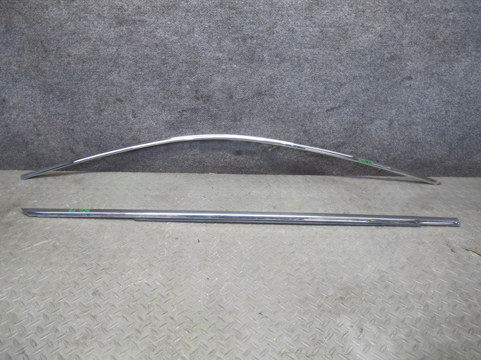 2006-2012 BENTLEY FLYING SPUR FRONT RIGHT DOOR WINDOW CHROME TRIM MOLDING SET