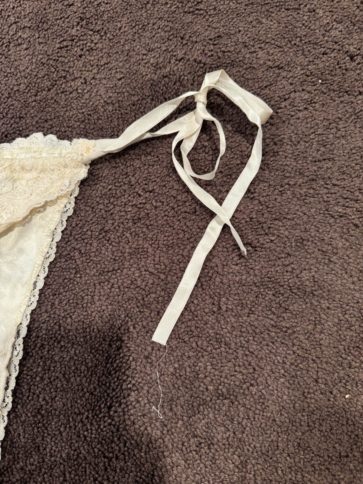 Saks Fifth Avenue Vintage Lace Cream Thong Panties Brand New With Tags image 8