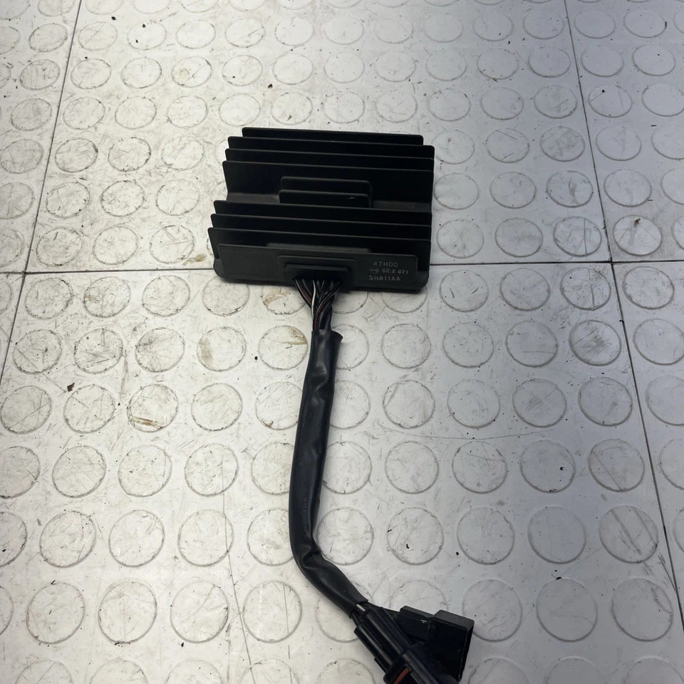 Regulador de voltaje rectificador Suzuki GSXR1000 2009-2016 32800-47H00 BB642 OEM Foto 2 de 4