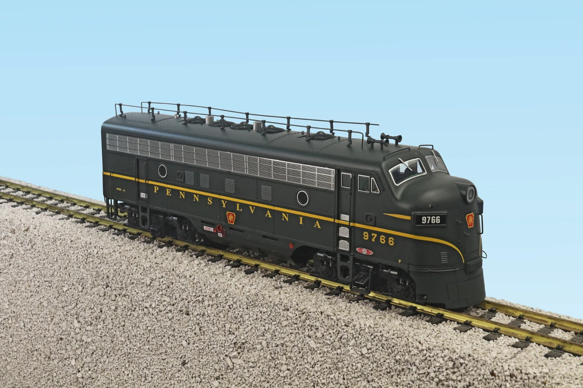 Locomotive Diesel USA Trains GP 30 BNSF - Echelle G (1:29) - Article R22469 - NEUF