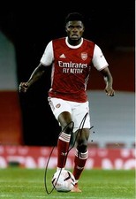Thomas PARTEY Signed 12X8 Photo Arsenal F.C. AFTAL COA (9149) Thomas PARTEY Signed 12X8 Photo Arsenal F.C. AFTAL COA (9149)