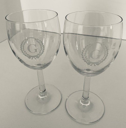 Avon Gift Collection Set of 2 Personalized Goblets "G" in Wreath Clear Stemware - Picture 2 of 6