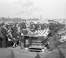 WW2 WWII Photo World War Two / US Marine Gunnery Sergeant John Basilone MOH