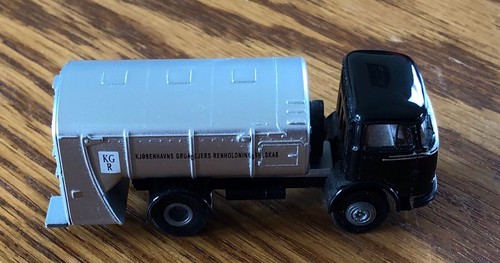 Vintage Brekina (Denmark) 1/87thMercedes “KRG” Refuse (Garbage/Waste) Truck - Picture 2 of 5