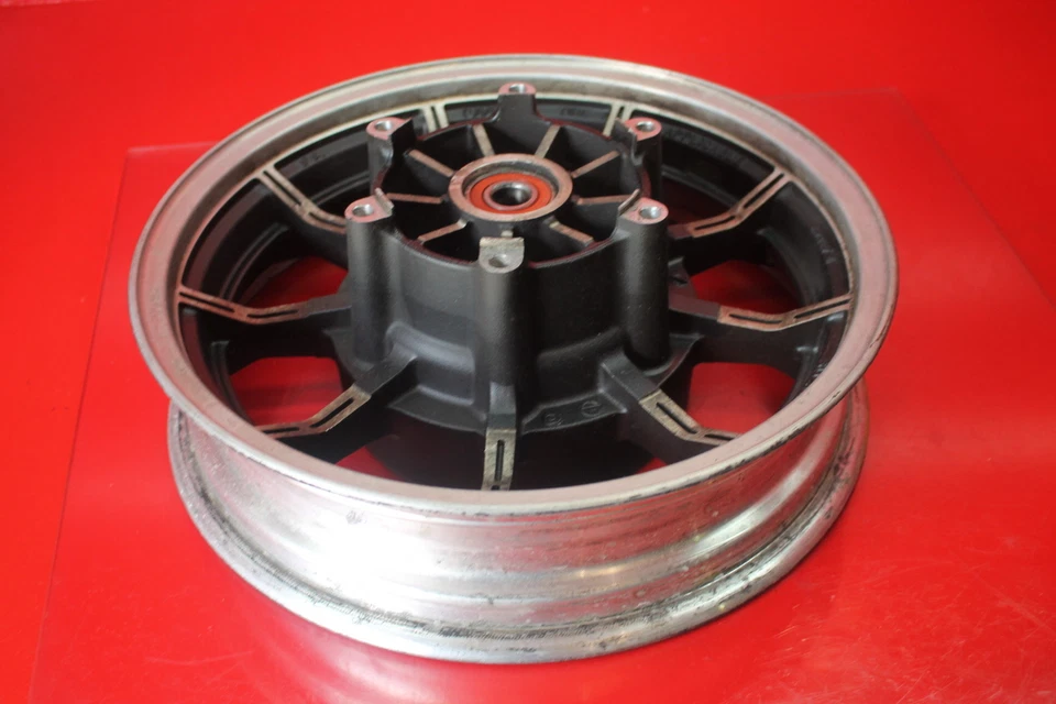 Llanta trasera Suzuki Cavalcade 1400 1989 89 Foto 4 de 4