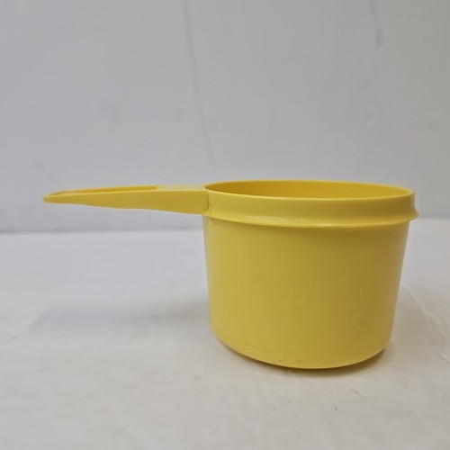 Tupperware Measuring Cup 3/4 Yellow Vintage - Picture 3 of 8