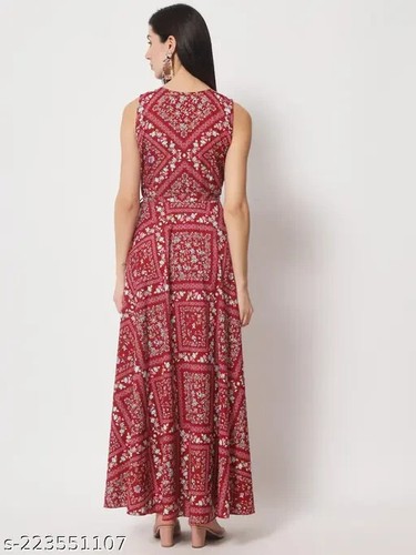 Women’s Printed Crepe Maxi Dress - Picture 16 of 17