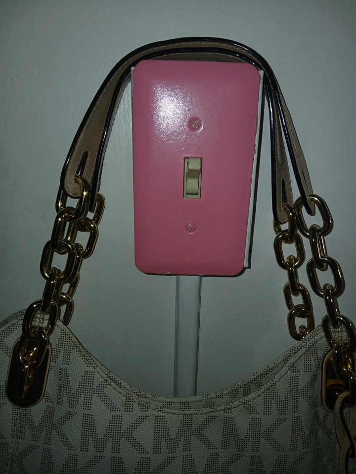 Bolso de Hombro Michael Kors Vainilla Monograma Jet Set Foto 3 de 4