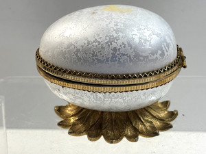 Vintage Evans Egg Lighter White  Enamel Rare Color