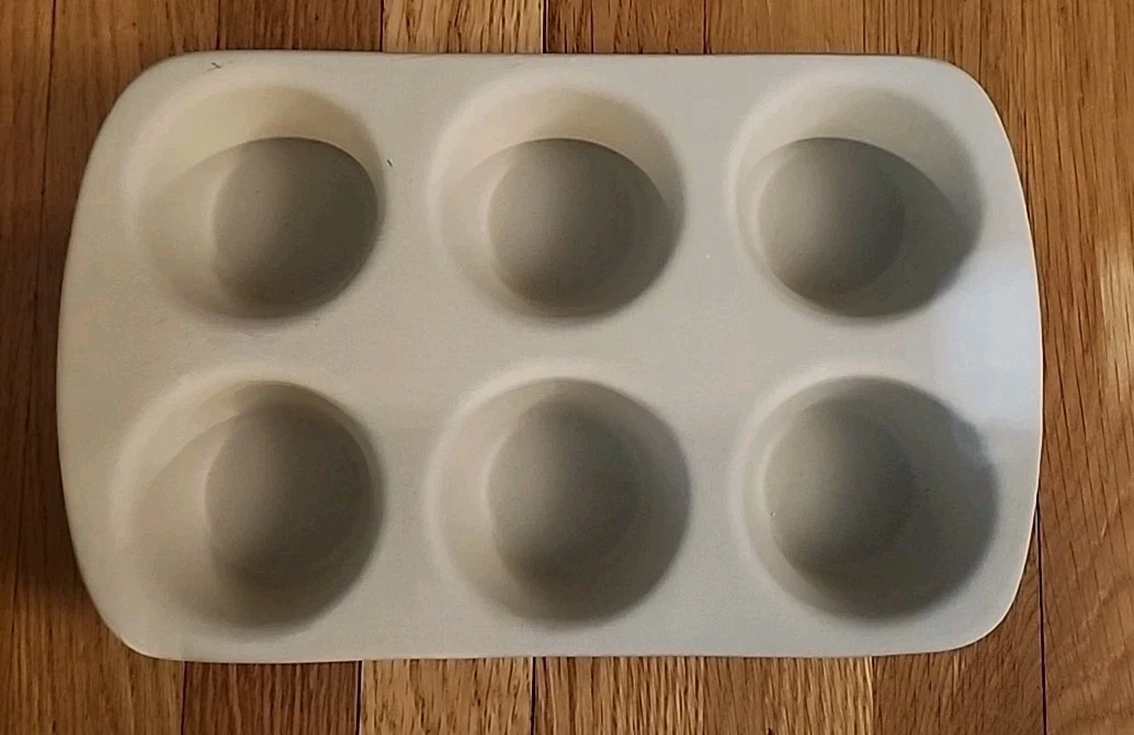Pampered Chef Stoneware 6 Cup Muffin Pan Cupcake Classics Collection Baking USA