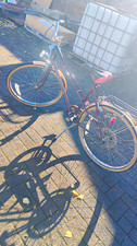 Raleigh City Bike 28in M Burgundy/Cream, Cruiser Bars, Rear Rack, Bell