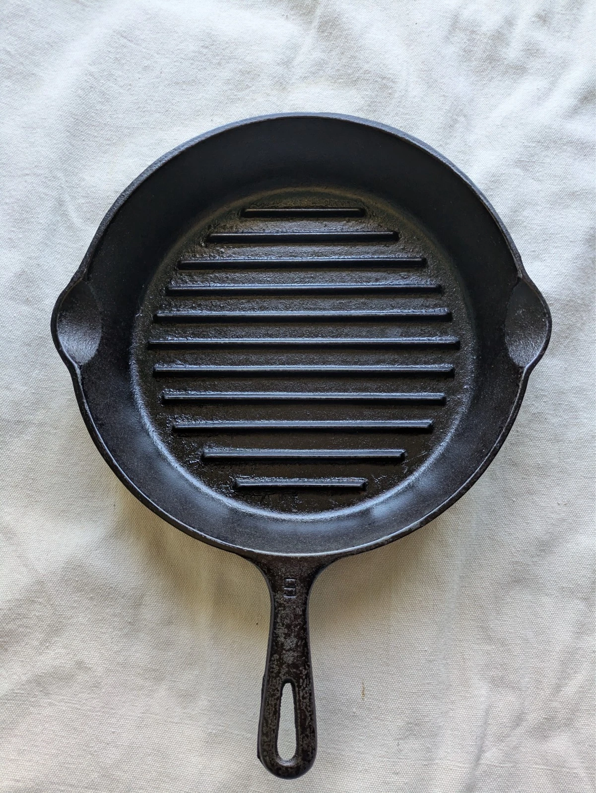 Vintage Wagner Ware Cast Iron Skillet #9 Grill/Broiler Pan 11" Made In USA