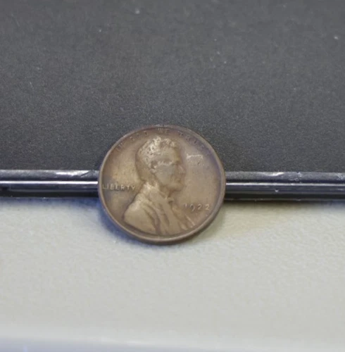 1922 D US Lincoln Cent 1c VG+ Semi Key