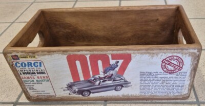 James Bond 007 - Aston Martin - Holzkiste im Landhausstil - Größe 28 x 15 x 10 cm