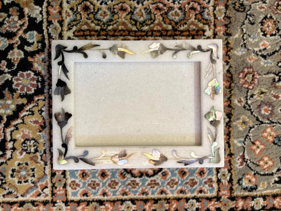 Marco de fotos artesanal de mármol blanco con incrustación floral de concha de Paua arte decorativo Foto 4 de 4
