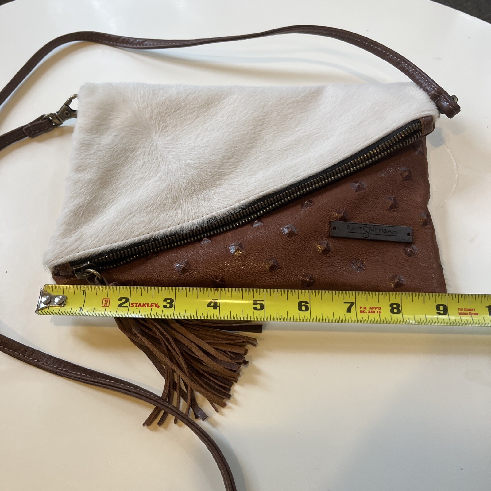 Borsa a tracolla Kate A Mensah Marrone in pelle con pelliccia bianca pony fatta a mano in perfette condizioni