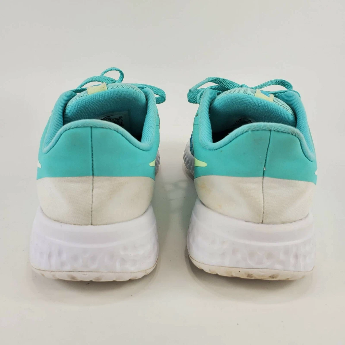 Nike revolution hotsell 5 d2n