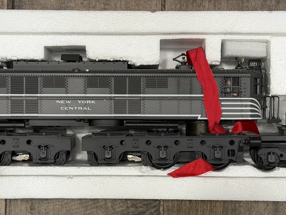 New York Central O Scale Premier # 20-5507-1 P2 Box Cab Electric w/ Proto & BCR - Image 4 of 4