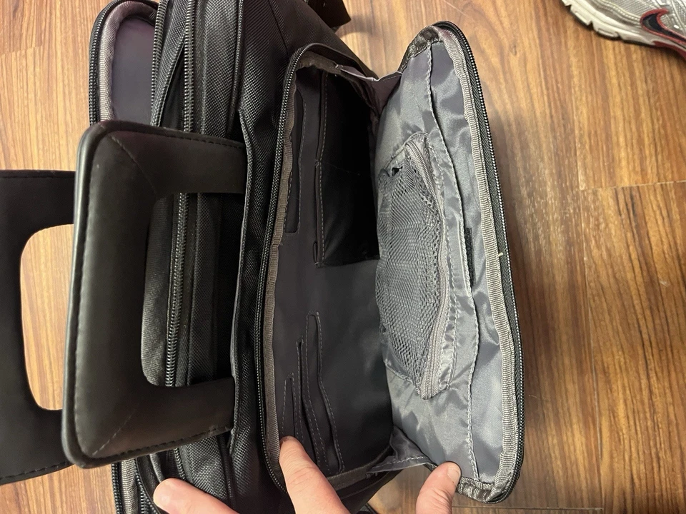 Estuche de transporte Dell negro de 15 pulgadas para portátil bolso de hombro Foto 3 de 4