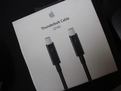 OEM Genuine Apple  6' (2m) Thunderbolt 2  to Thunderbolt 2 Cable A1410 MF639FE/A