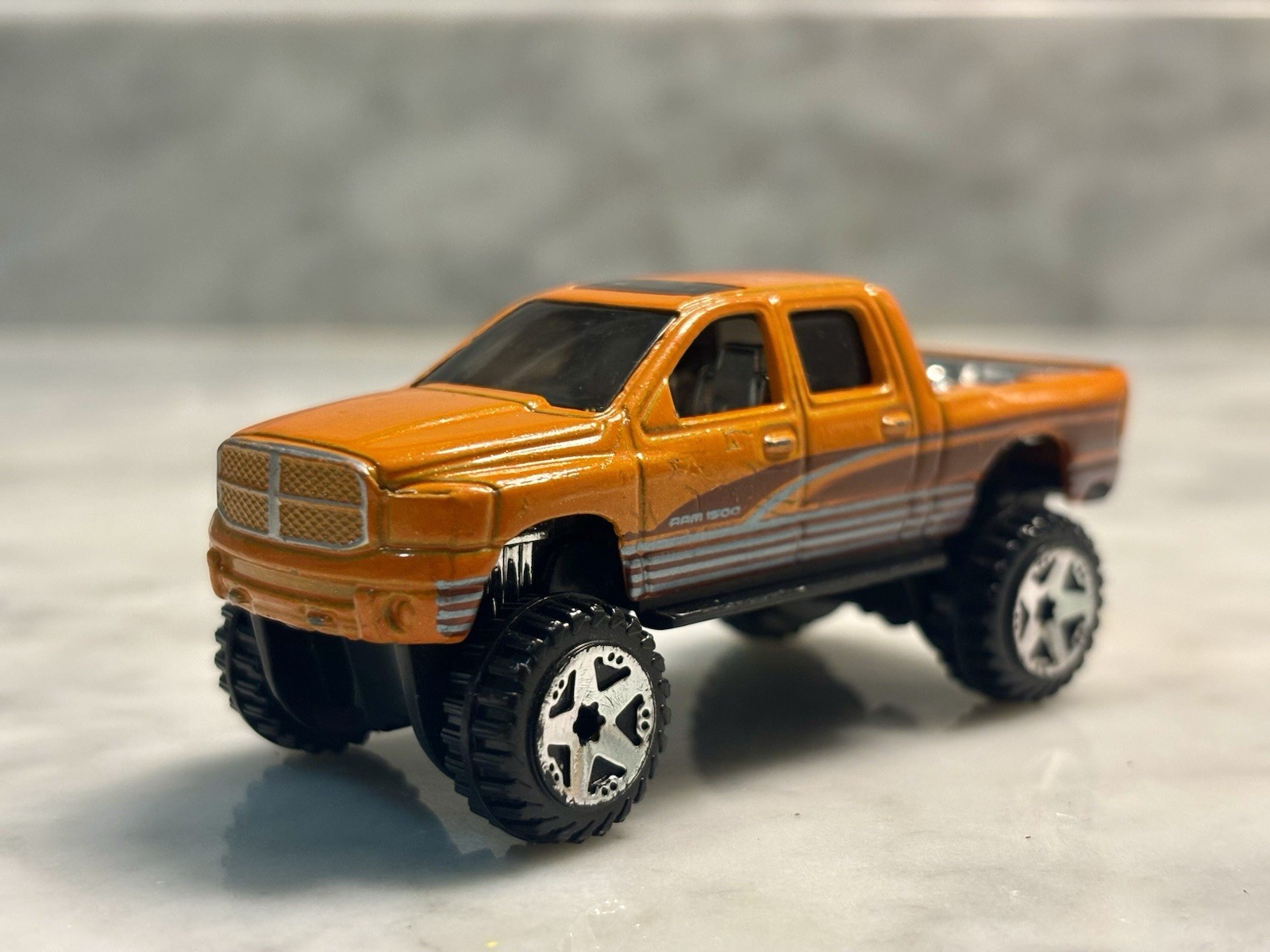 2009 Hot Wheels HW Special Features #87 2006 Dodge Ram 1500 Orange  