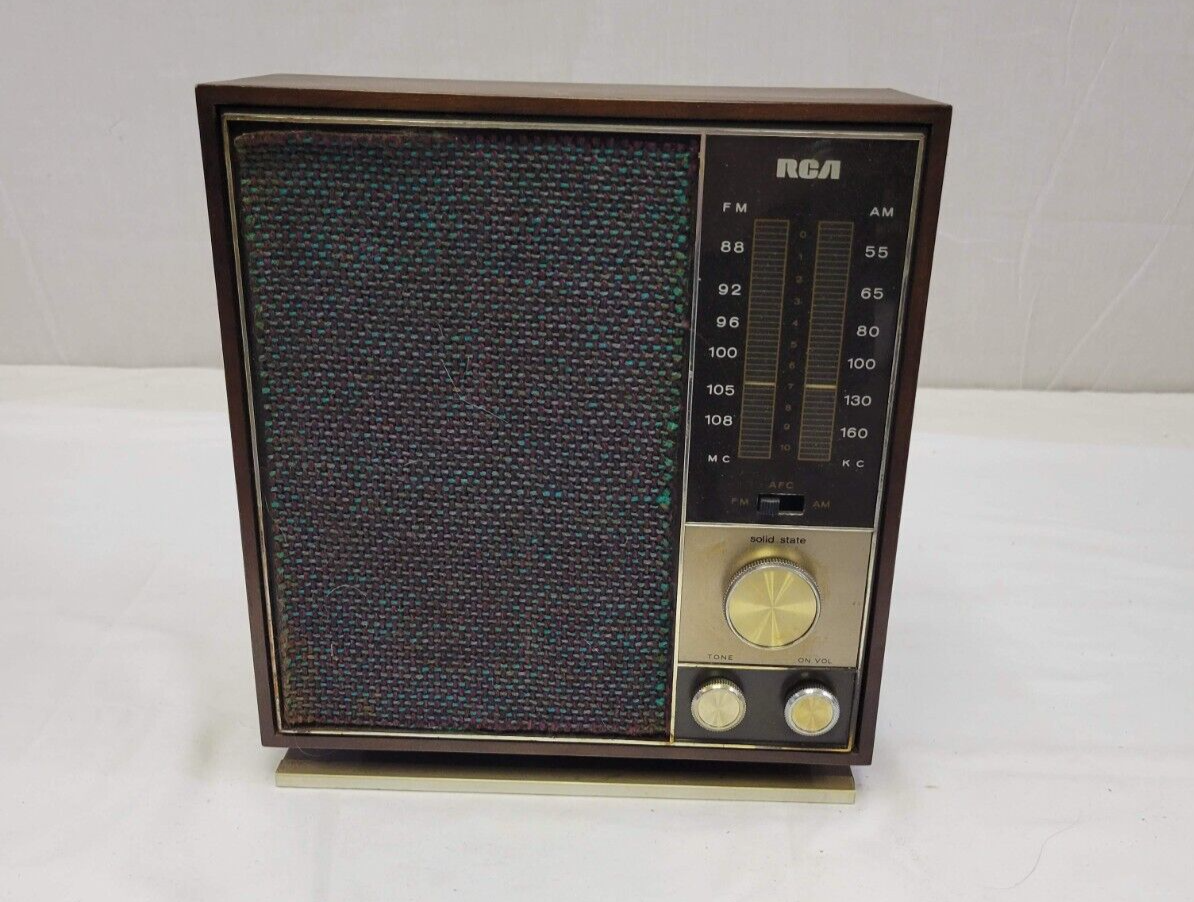 Vintage RCA Table Top AM/FM Radio Receiver Model RZC 255W | eBay