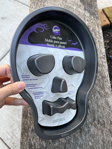 Neu Wilton Totenkopf Kuchenform Antihaft Halloween 2105-7792 Kostenloser Versand Kuchenform - Bild 2 von 5