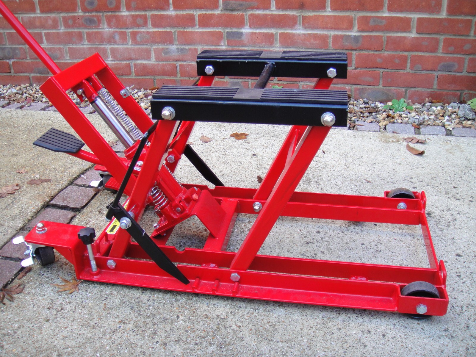 Superb Clarke CML5 Hydraulic Motorcycle and ATV Lift. Very Little Use