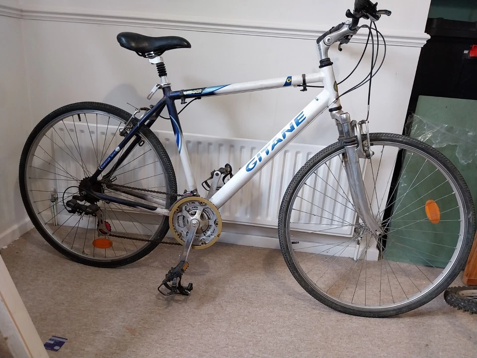 2 bikes - 1  x Gitane Outdoors Road 18 speed, 1 x Dynamic Shark 12 speed - Image 3 of 4