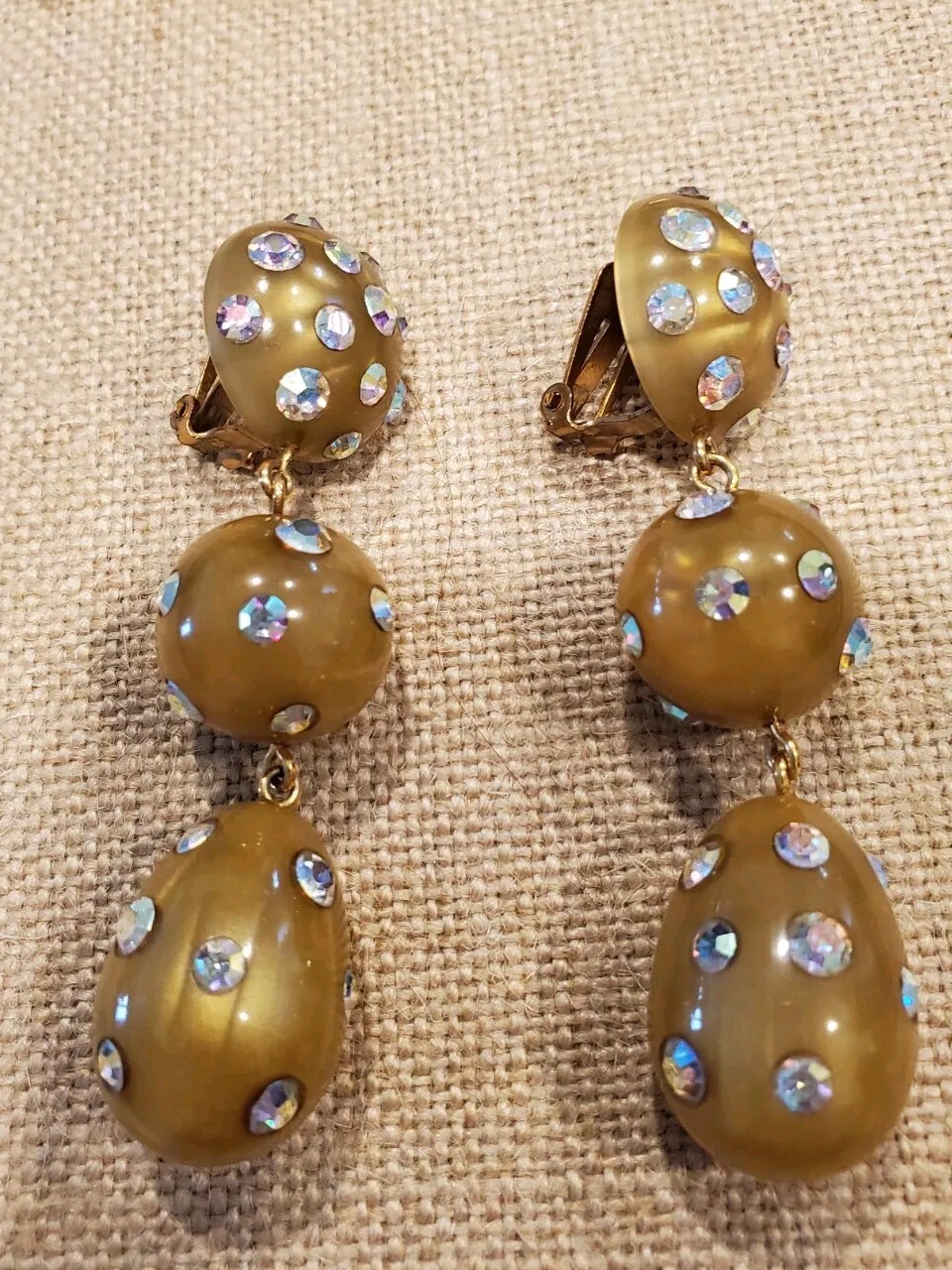 STUNNING 3" STATEMENT CLIP ON DANGLE EARRINGS, GO… - image 9