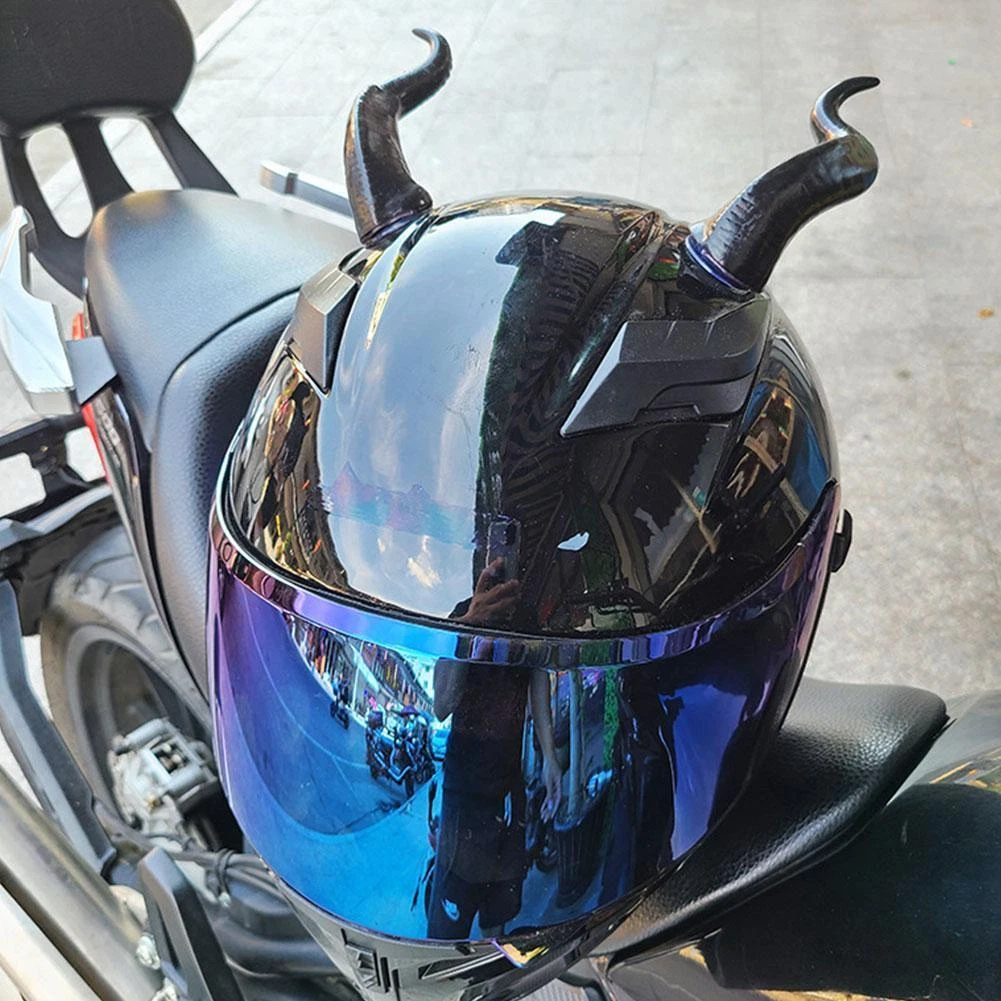 Motorcycle helmet with bull horns 2025