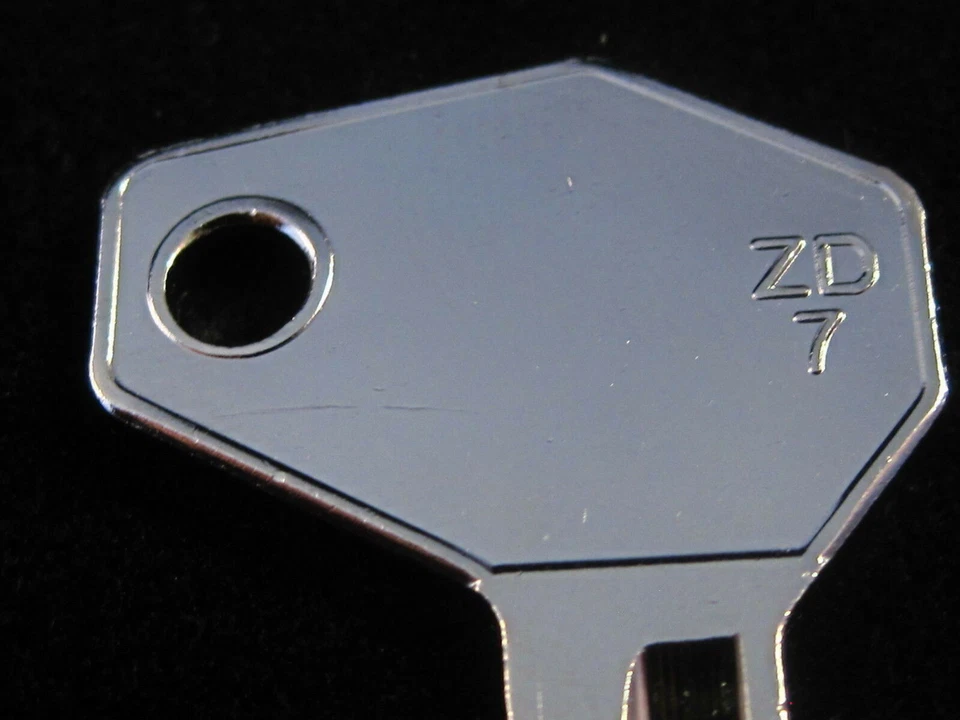 Llave de encendido ZD7 MOTO GUZZI en blanco anterior a 1995, bloqueo de horquilla TRIUMPH 2006+, Kawasaki Foto 4 de 4