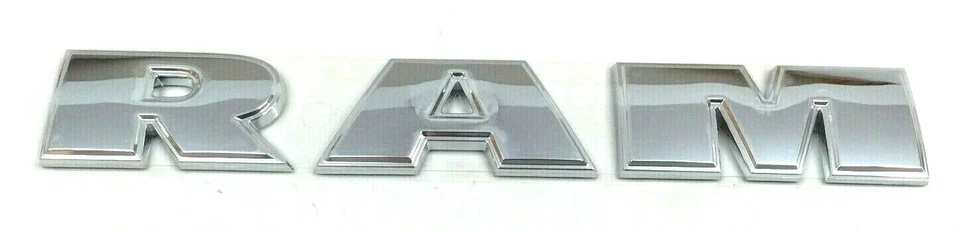 Placa de identificación cromada RAM ProMaster City 2015-2020 emblema nuevo OEM 68235558AA Foto 2 de 4