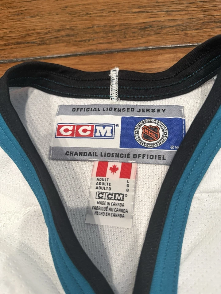 Camiseta de hockey vintage de los San Jose Sharks CCM, talla L, firmada por Joe Thornton Foto 2 de 4
