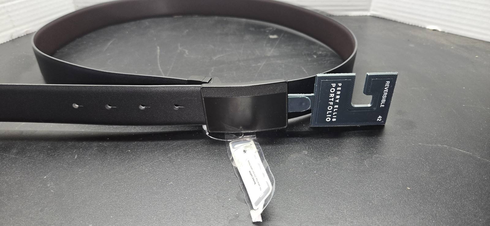 Perry Ellis Portfolio Belt Mens 42 Black Brown Reversible Bonded Leather Dress
