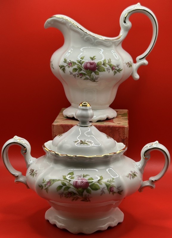 Johann Haviland Moss Rose Traditions Bavaria Creamer and Sugar Bowl w/ Lid Set. 