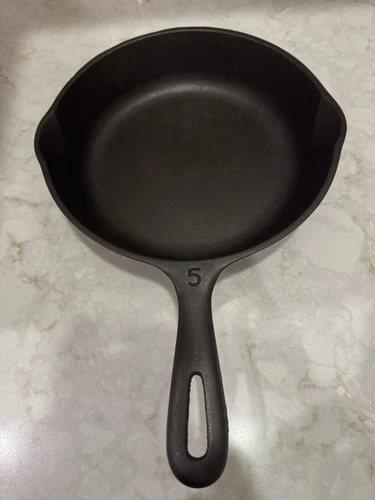 Unmarked Wagner #5 Cast Iron Skillet Restored And Seasoned Vintage