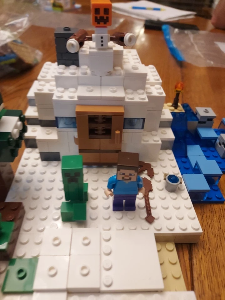 Lego Minecraft The Snow Hideout, Set #21120 - 100% Completo - Sin Caja ni Manual Foto 2 de 4